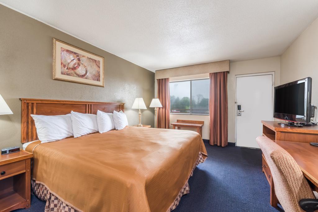 Red Carpet Inn Lancaster Bagian luar foto